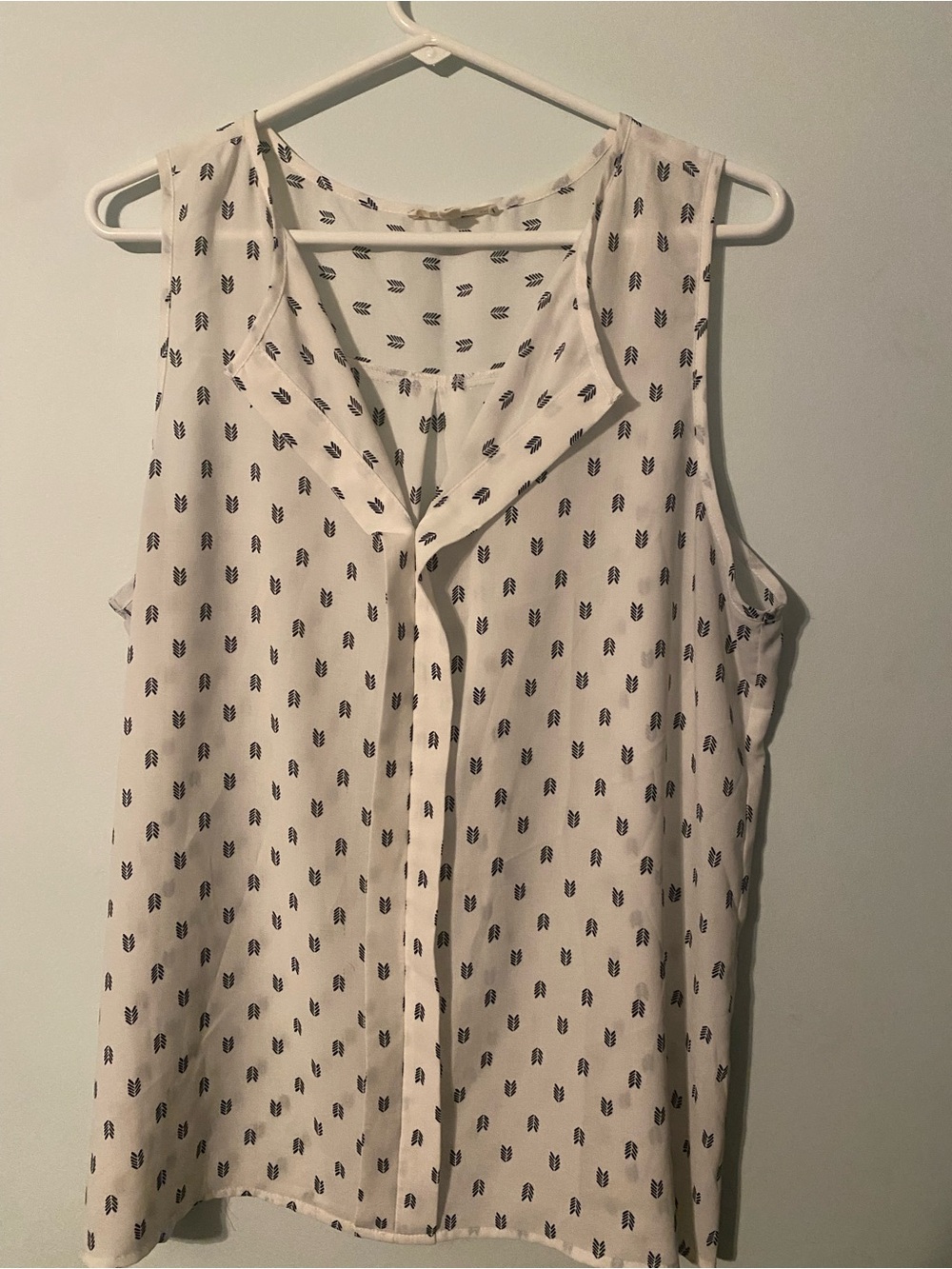 Fun2Fun Sleeveless Cream Printed Button-Front Blouse xxl